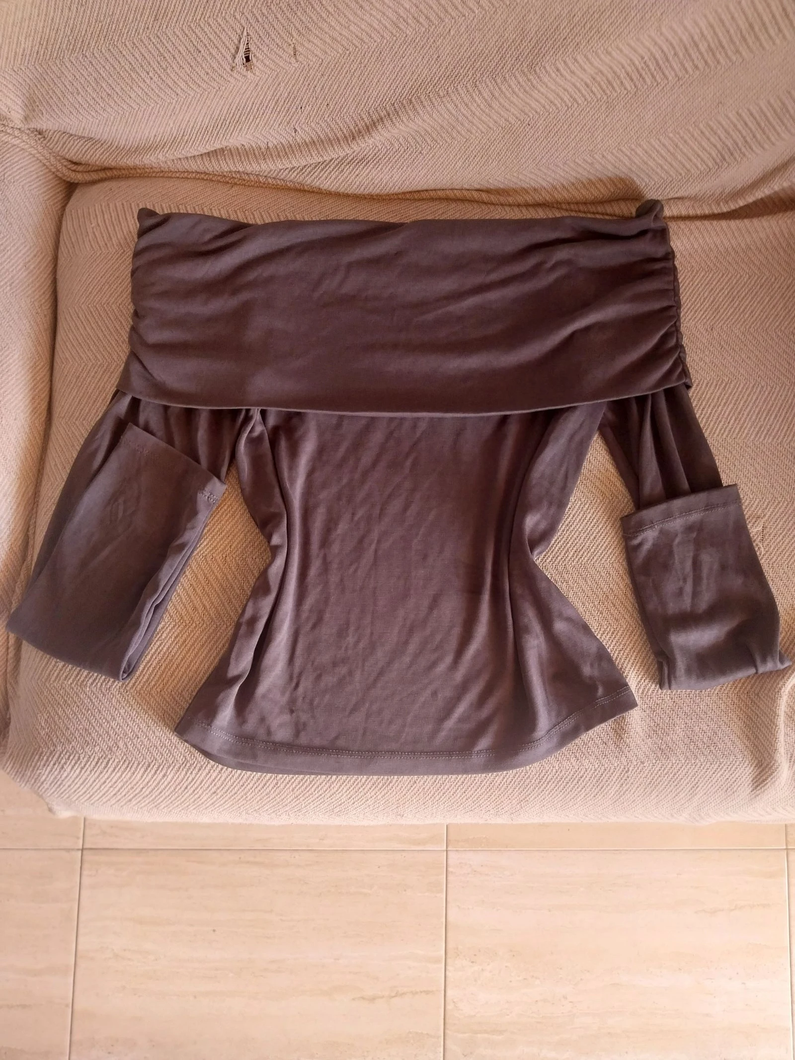 cute off-the-shoulder top 